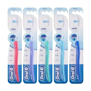 OralB četkica za zube Indicator 123